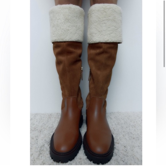 BRAND NEW LEATHER BOOTS LINED WITH FLEECE TRIM - Picture 2 of 6